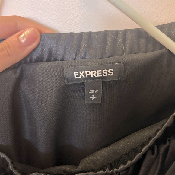 Black Express one shoulder ruffle bodysuit - Picture 3 of 3